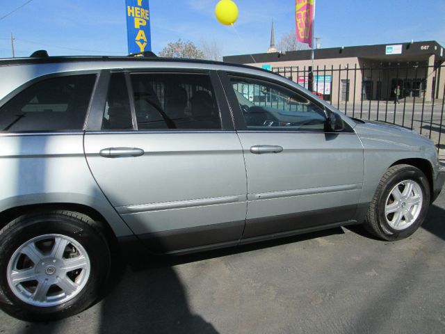 2004 Chrysler Pacifica EX - DUAL Power Doors