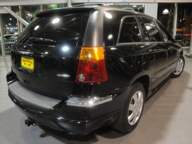 2005 Chrysler Pacifica SLT 25