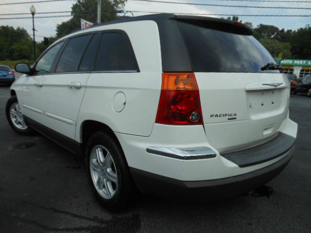 2005 Chrysler Pacifica (value Line)