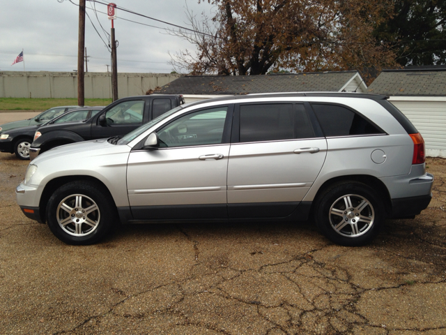 2005 Chrysler Pacifica Awd-nav-quads-third-moonroof-1 Owner