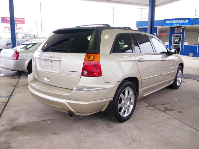 2005 Chrysler Pacifica SLT 25