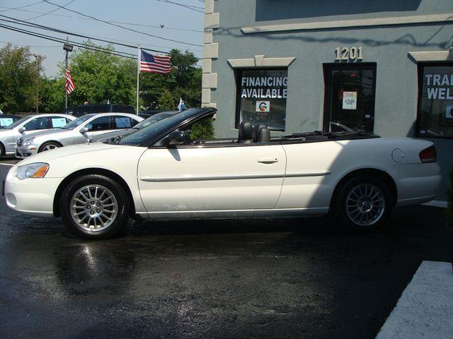 2004 Chrysler Sebring Platinum Edition W/ Navires