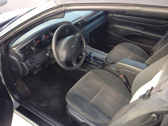 2005 Chrysler Sebring SW2