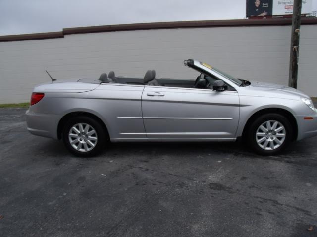 2008 Chrysler Sebring Elk Conversion Van