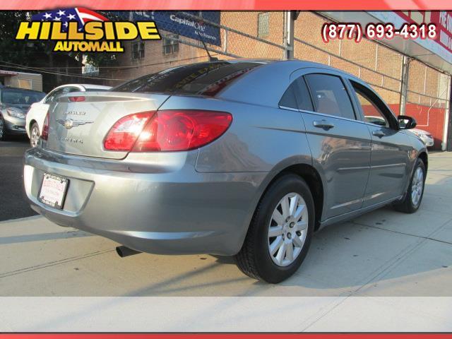 2010 Chrysler Sebring 4dr Sdn Auto