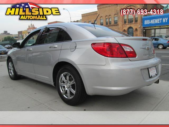 2010 Chrysler Sebring 4dr Sdn Auto