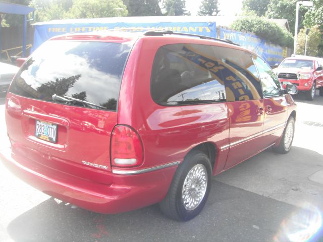 1996 Chrysler Town and Country Base