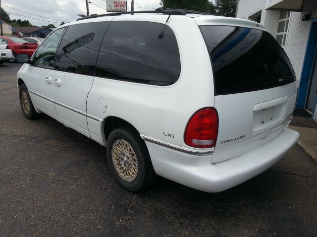 1997 Chrysler Town and Country S Sedan Under FULL Factory Warranty