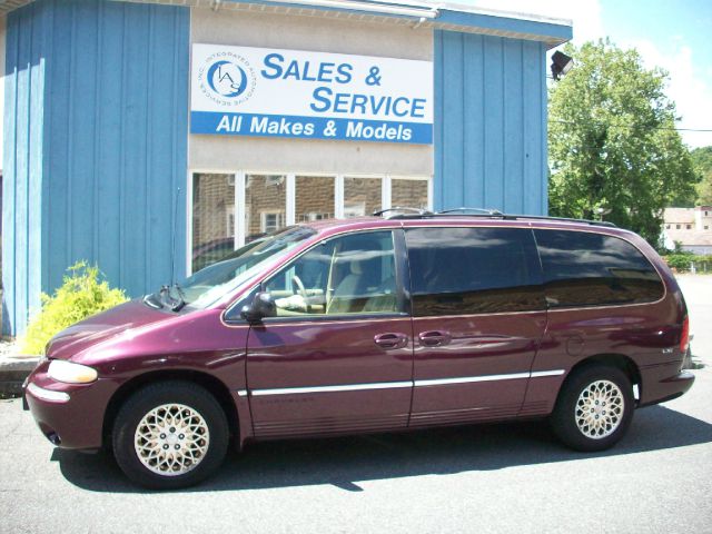 1998 Chrysler Town and Country H6 L.L. Bean