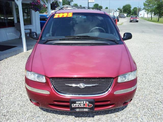 1999 Chrysler Town and Country Quad Coupe 3