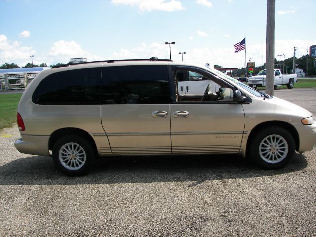 1999 Chrysler Town and Country H6 L.L. Bean