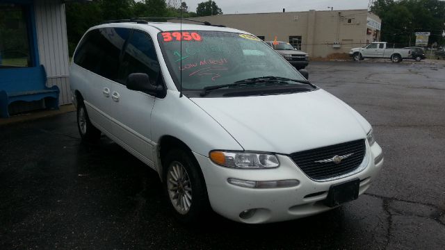 1999 Chrysler Town and Country Quad Coupe 3