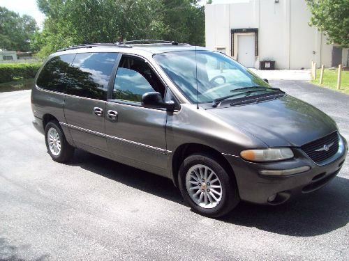 1999 Chrysler Town and Country Quad Coupe 3