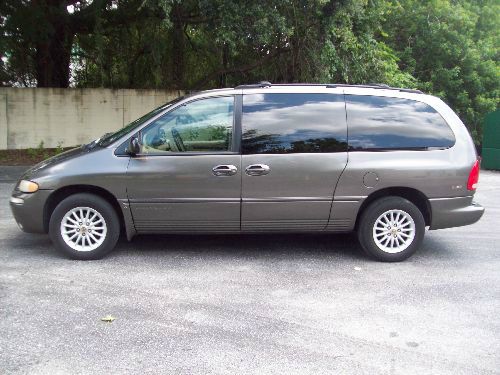 1999 Chrysler Town and Country Quad Coupe 3