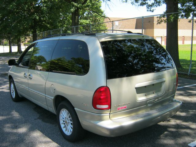 1999 Chrysler Town and Country Quad Coupe 3