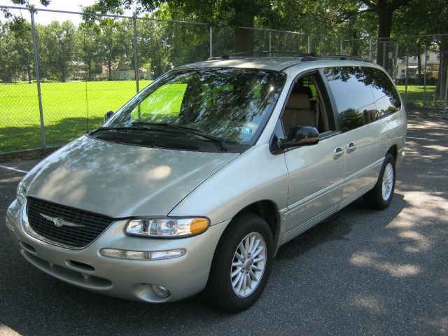 1999 Chrysler Town and Country Quad Coupe 3