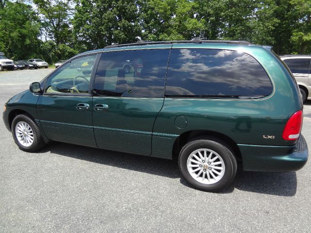 1999 Chrysler Town and Country S Sedan Under FULL Factory Warranty