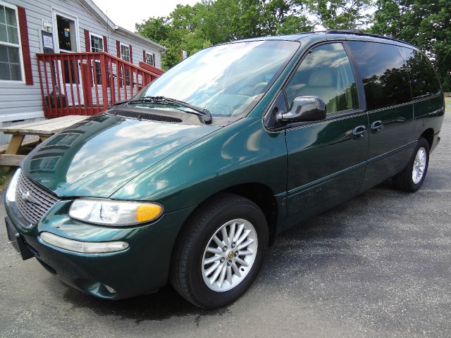 1999 Chrysler Town and Country S Sedan Under FULL Factory Warranty