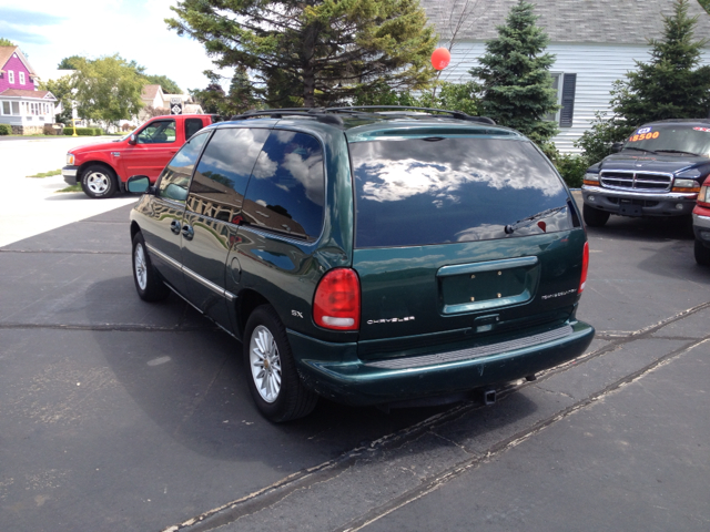 1999 Chrysler Town and Country AWD, REAR DVD, Navigation, 3RD ROW, Mem/heat Seats