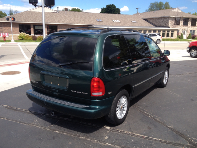 1999 Chrysler Town and Country AWD, REAR DVD, Navigation, 3RD ROW, Mem/heat Seats