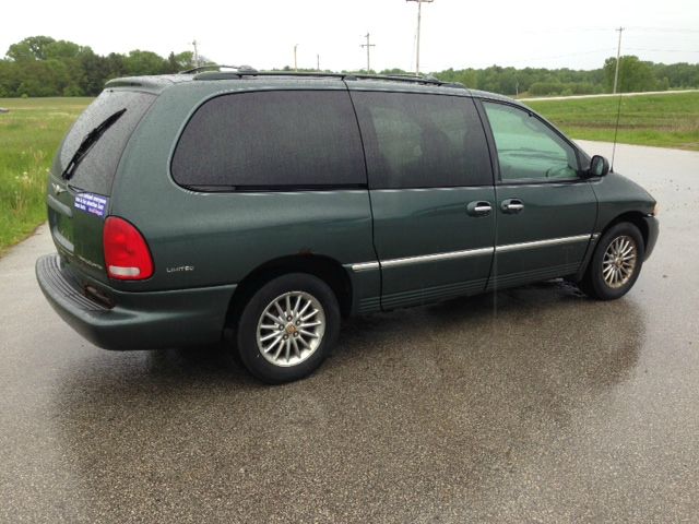 2000 Chrysler Town and Country SLT 25