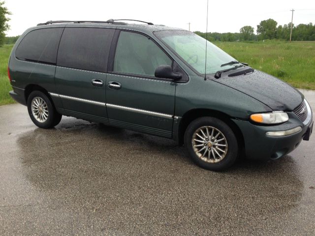 2000 Chrysler Town and Country SLT 25