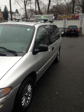 2000 Chrysler Town and Country SLT 25