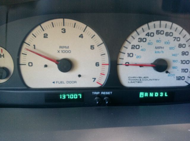 2000 Chrysler Town and Country SLT 25