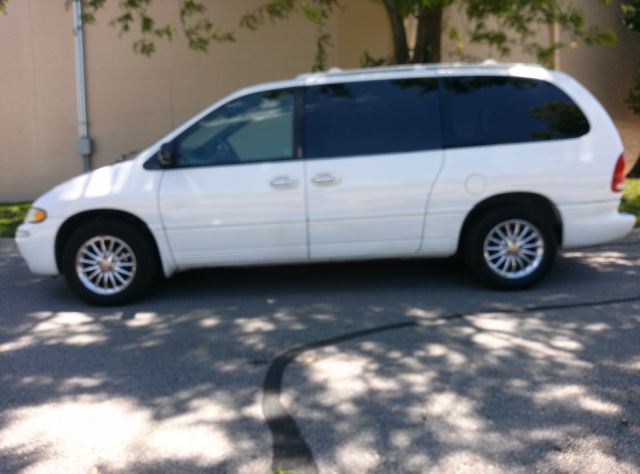 2000 Chrysler Town and Country SLT 25