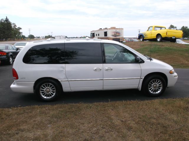 2000 Chrysler Town and Country SLT 25