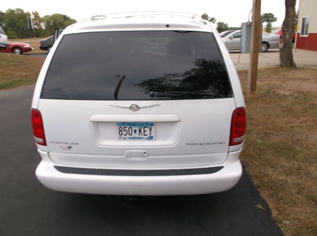 2000 Chrysler Town and Country SLT 25