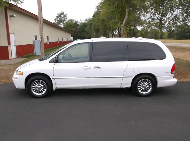 2000 Chrysler Town and Country SLT 25