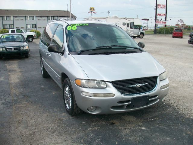 2000 Chrysler Town and Country SLT 25