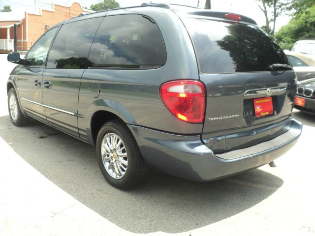 2001 Chrysler Town and Country SLT 25