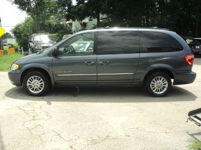 2001 Chrysler Town and Country SLT 25