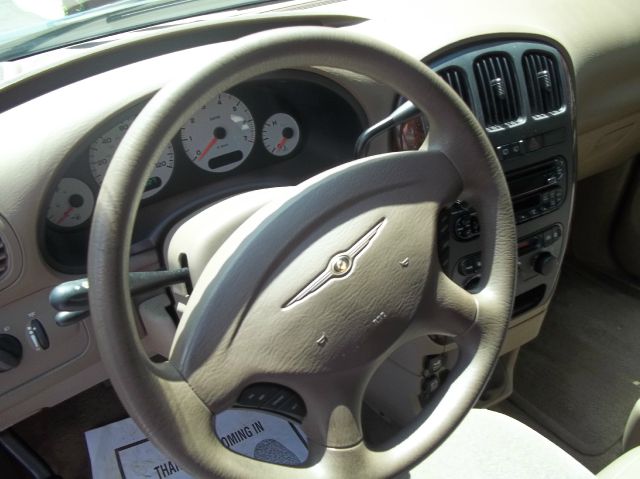 2001 Chrysler Town and Country Elk Conversion Van