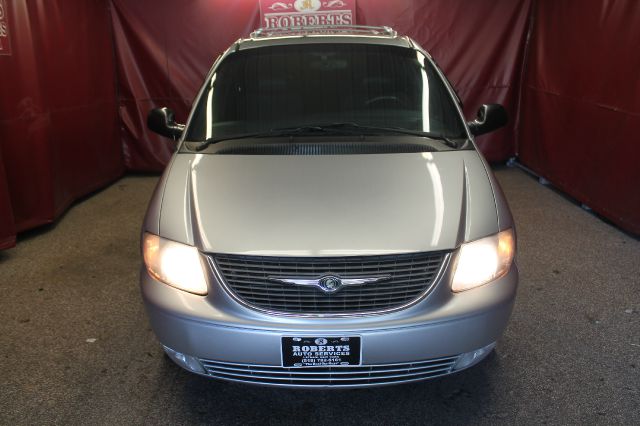 2001 Chrysler Town and Country SLT 25