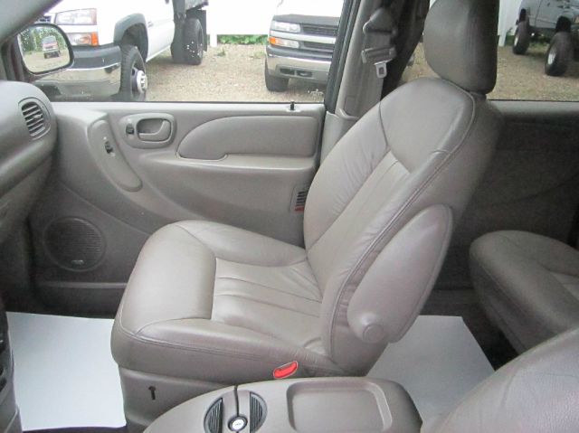 2001 Chrysler Town and Country S Sedan Under FULL Factory Warranty