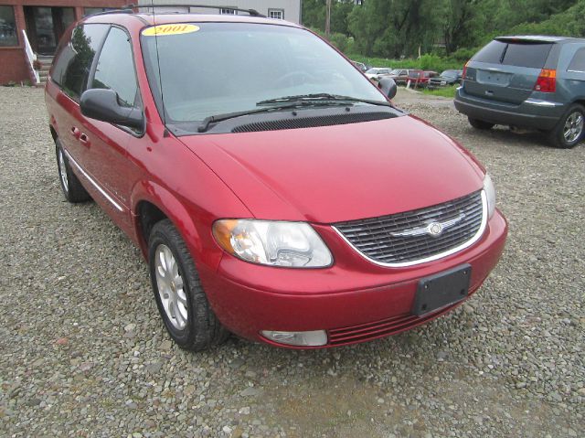 2001 Chrysler Town and Country S Sedan Under FULL Factory Warranty