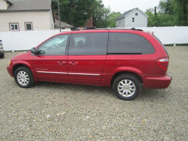 2001 Chrysler Town and Country S Sedan Under FULL Factory Warranty