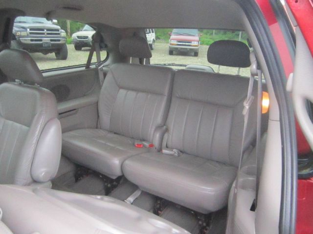 2001 Chrysler Town and Country S Sedan Under FULL Factory Warranty