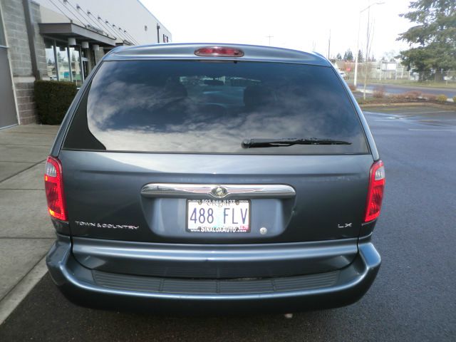 2001 Chrysler Town and Country Elk Conversion Van