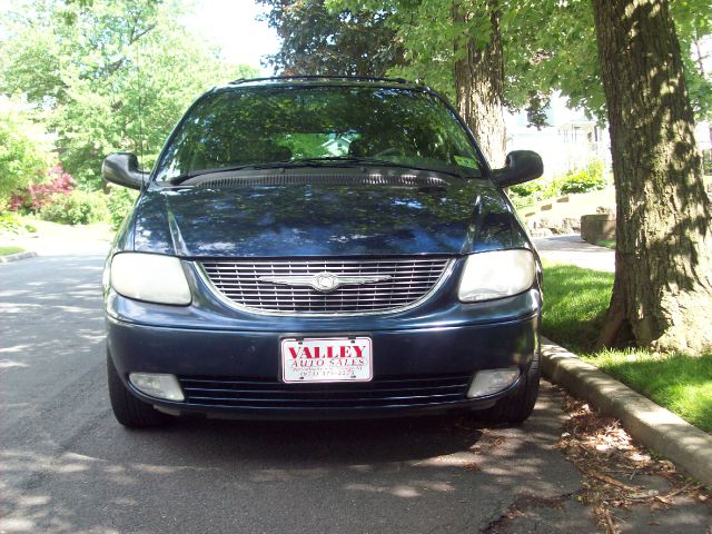 2001 Chrysler Town and Country S Sedan Under FULL Factory Warranty