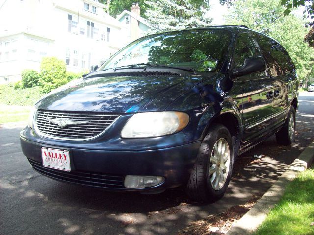 2001 Chrysler Town and Country S Sedan Under FULL Factory Warranty