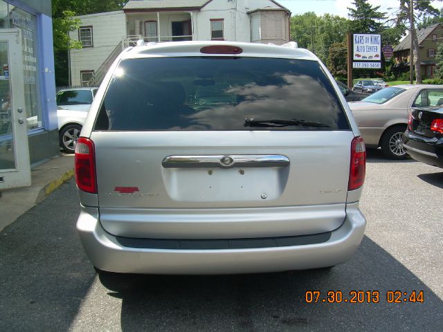 2001 Chrysler Town and Country SLT 25