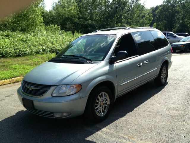 2001 Chrysler Town and Country SLT 25