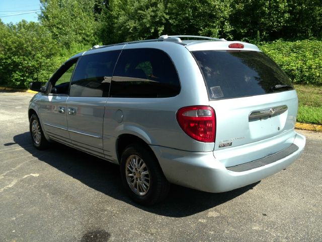 2001 Chrysler Town and Country SLT 25