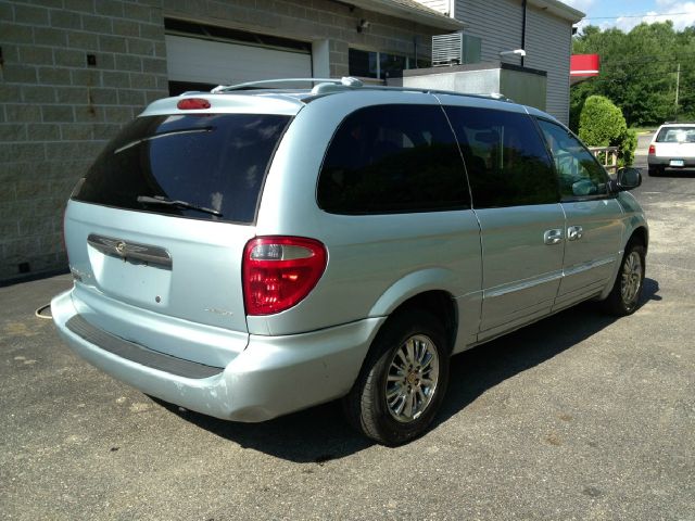 2001 Chrysler Town and Country SLT 25