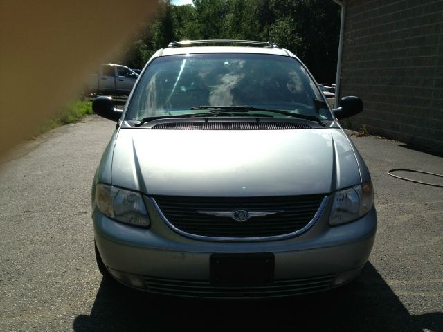 2001 Chrysler Town and Country SLT 25