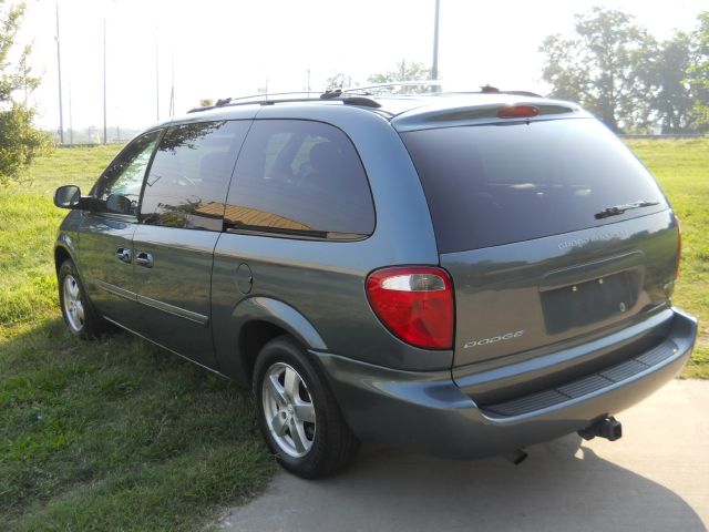 2001 Chrysler Town and Country Elk Conversion Van